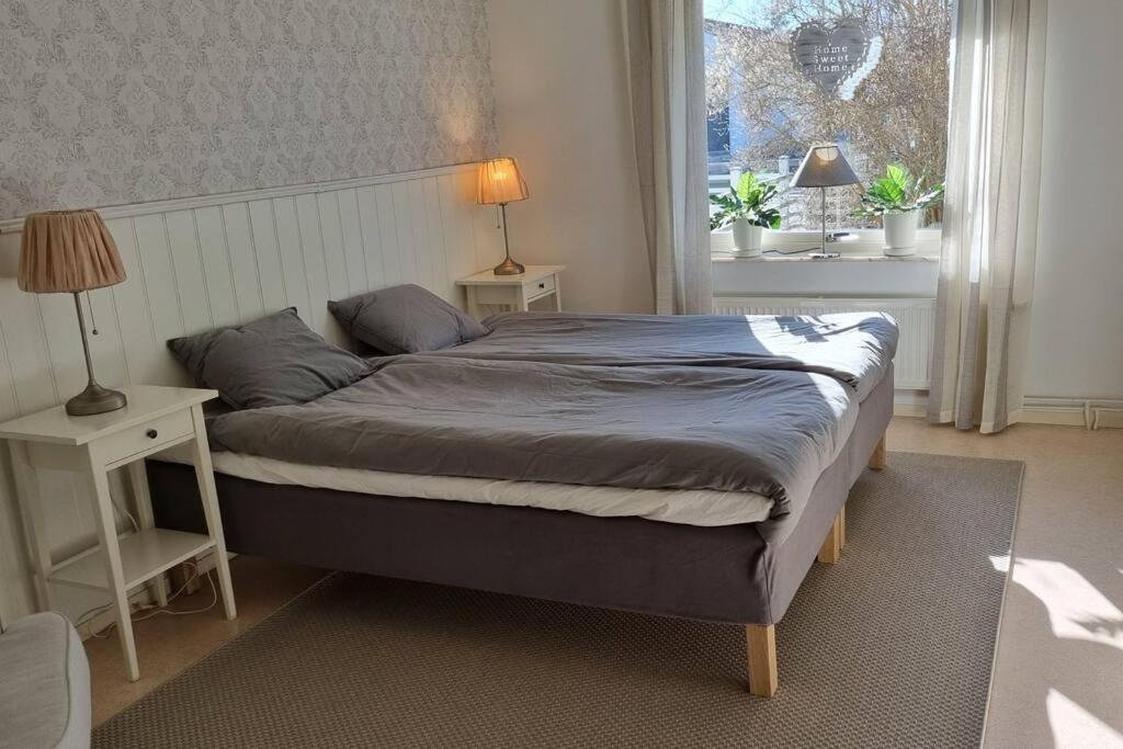 Trivsamt Parhus I Lugnt Omrade Inne I Tranas! 외부 사진